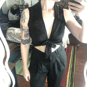4/$25 Black NYC tie front crop top